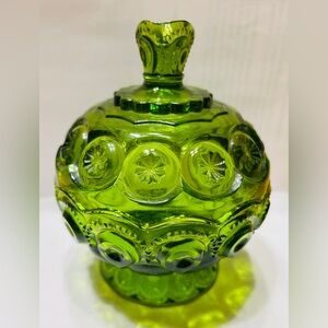 Vintage candy dish L. E. Smith, green, moon & stars pattern. Mint condition.